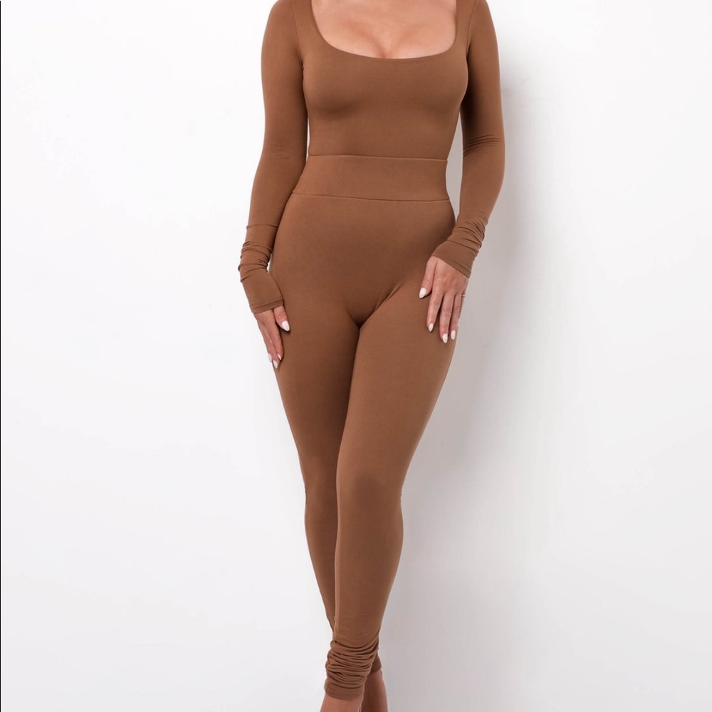 My Outfit Online Coffee Brown Matching Legging Set with Long sleeve crop top